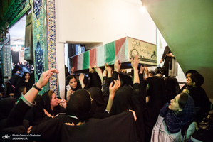 مراسم عزاداری شب شهادت حضرت رقیه(س) و تشییع پیکر پاک شهید تازه تفحص در تکیه دربند