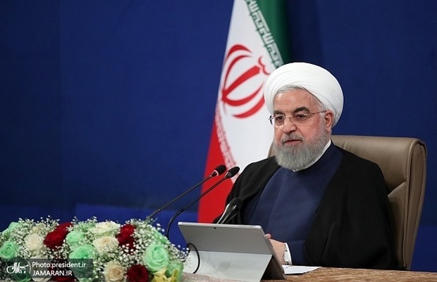 روحانی: کارمندانی که ماسک نزنند، غیبت می‌خورند