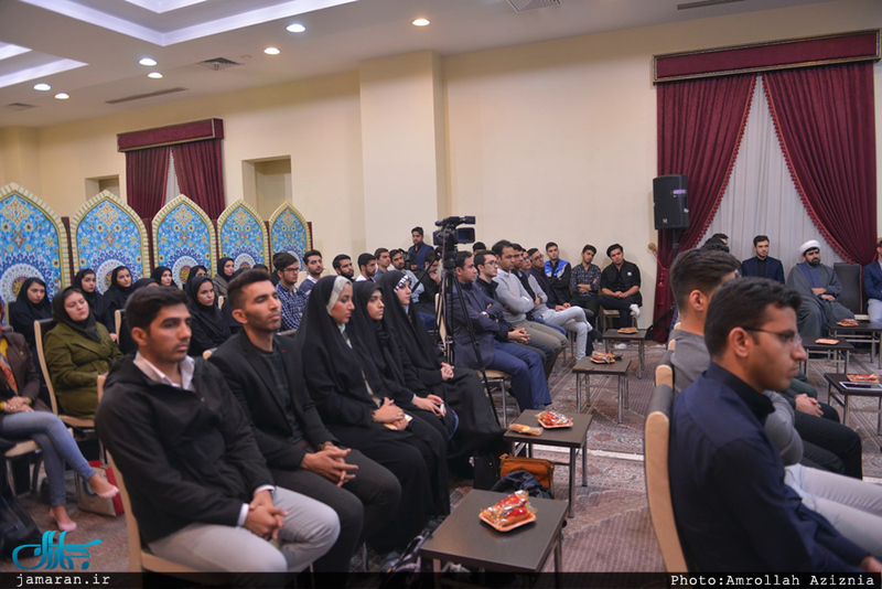 ديدار جمعى از دانشجويان دانشگاه علوم پزشكى شهيد بهشتى با سید حسن خمینی