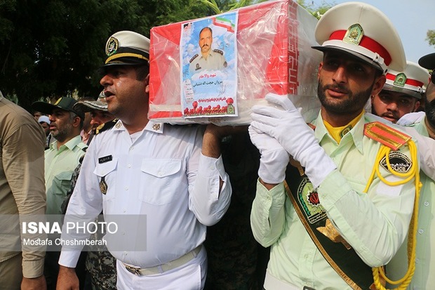 پیکر شهید دشتبانی در بندرعباس تشییع شد