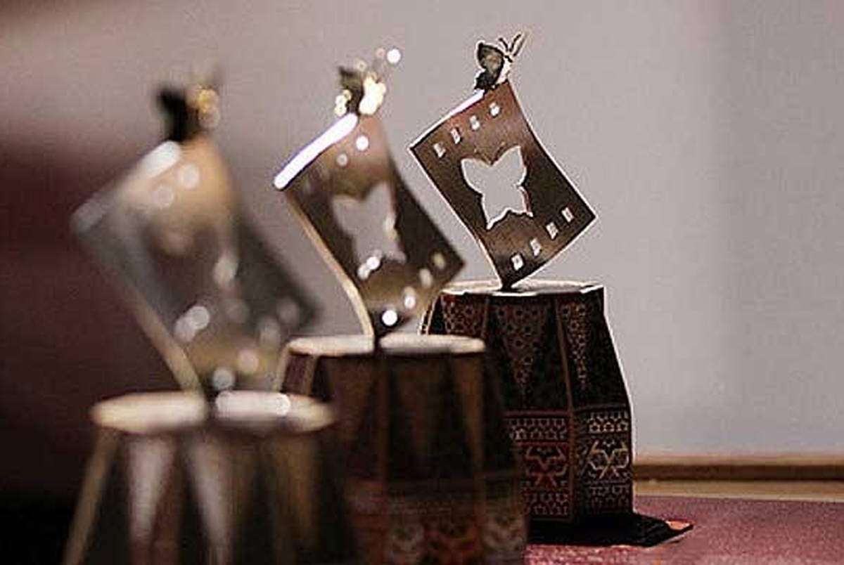 پروانه زرین جشنواره فیلم کودک برای بهترین فیلمنامه انیمیشن