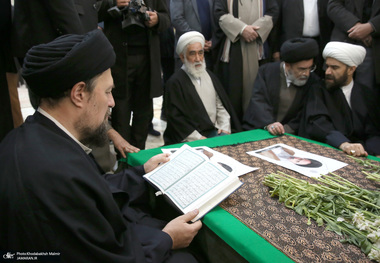 مراسم تشییع و خاکسپاری آیت الله موسوی بجنوردی (ره) -4