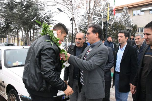 بوکسور زنجانی مورد استقبال قرار گرفت