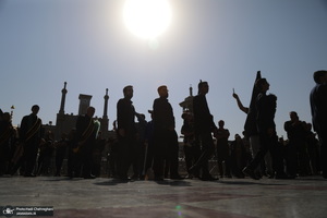 دسته عزاداری خادمین حرم مطهر حضرت معصومه (س) در سالروز شهادت امام رضا (ع)