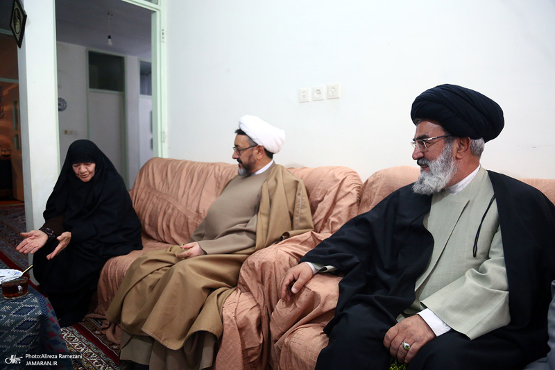 حضور رییس موسسه تنظیم و نشر آثار امام خمینی در گلزار شهدای خمین