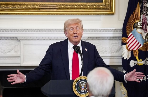 واکنش ترامپ به مصاحبه عراقچی با فاکس نیوز/ تهدید مجدد ایران به حمله به سایت های هسته ای