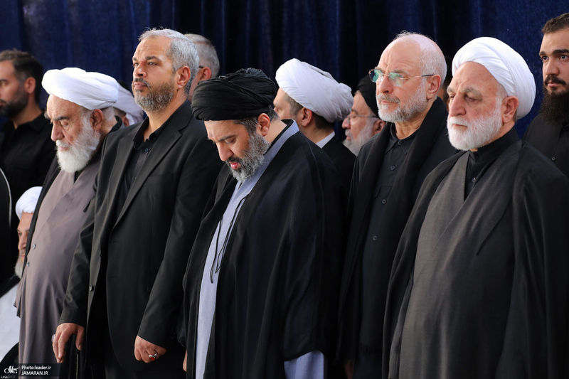 اقامه نماز بر پیکر مطهر رهبر شهید انقلاب و شهدای خانواده ایشان-3