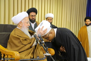 عمامه گذاری طلاب در روز عید مبعث توسط مراجع عظام تقلید‎‎