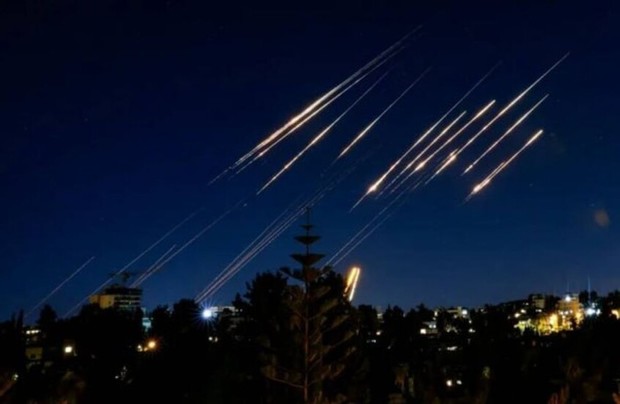 تعداد کشته‌های اسرائیلی حمله موشکی شب گذشته به 8 نفر افزایش یافت 