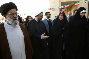 بازدید زهرا بهروزآذر، معاون رئیس جمهور از بیت تاریخی امام در خمین