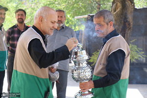 غبار روبی و عطر افشانی بیت و زادگاه امام خمینی (س)