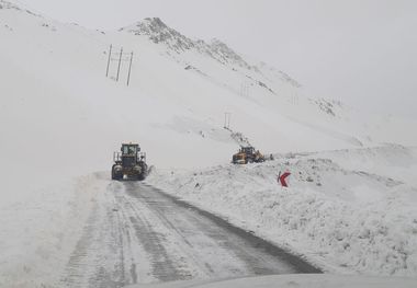 بازش برف گردنه های قزوین را فرا گرفت