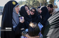تلخ ترین لحظات تشییع پیکر شهدای حمله تروریستی کرمان (10)