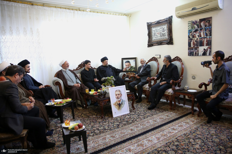 حضور آیت الله سید حسن خمینی در منزل شهید سرلشگر سید عبدالرحیم موسوی
