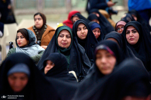 رزمایش کمک مومنانه با اهدای ۳۰۰ دستگاه ویلچر به بهزیستی در حرم امام  خمینی (س)