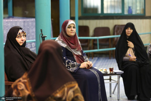 دیدار جمعی از خواهران نخبه عراقی با دکتر فاطمه طباطبایی در جماران