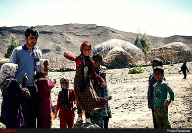 حاشیه‌نشینی 45 هزار نفر در استان کرمان  محصولاتی که به دلیل مقرون به صرفه‌نبودن بر روی زمین رها می‌شوند  نابودی باغات پسته و گردو توسط کرم خراط