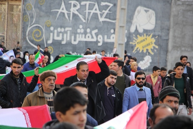 راهپیمایی 22 بهمن با حضور باشکوه مردم در ماکو برگزار شد