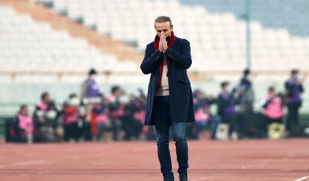 گل محمدی: رسول پناه مانند بولدوزر از روی تیم رد شد/ باید با مشکلات بجنگیم