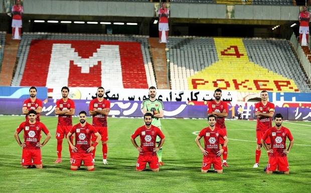 سرود قهرمانی بازیکنان پرسپولیس در رختکن / ویدیو