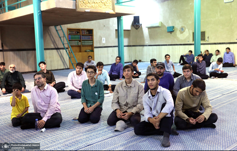 بازدید جمعی از دانش آموزان دبیرستان علوم و معارف اسلامی شهید مطهری (ره) از جماران