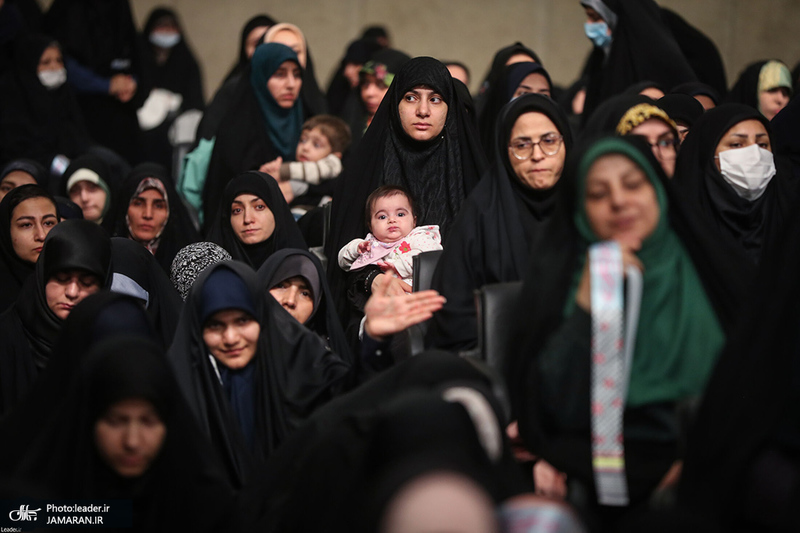 دیدار هزاران نفر از زنان و دختران با رهبر معظم انقلاب