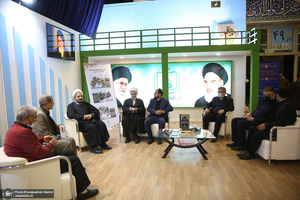 غرفه موسسه تنظیم و نشر آثار امام خمینی (س) در  نمایشگاه بین‌المللی قرآن