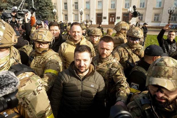 سفر  رئیس جمهور اوکراین به شهر آزاد شده خرسون+عکس
