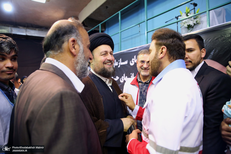 تجدید میثاق جمعی از جوانان هلال احمر با آرمان های حضرت امام خمینی (س)