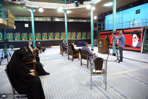 شب شعر «اين محرم وصفر است كه اسلام را زنده نگه داشته است» در حسینیه جماران