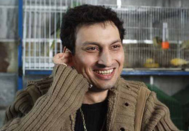 واکنش ارژنگ امیرفضلی به شایعه مرگش!