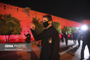 عزاداری شب چهارم محرم در مجاورت ارگ کریمخانی