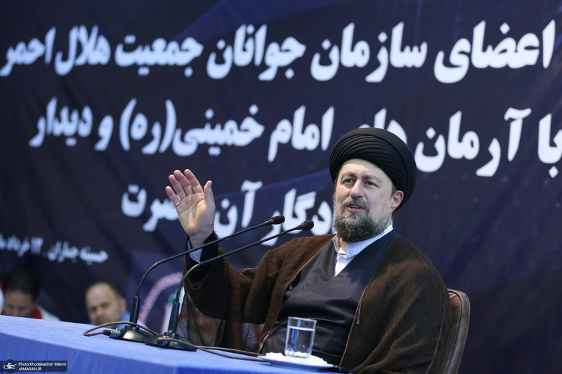 تجدید میثاق جوانان هلال احمر با آرمان‌های امام راحل