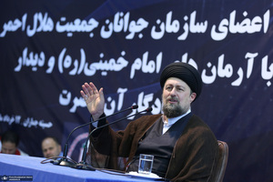 تجدید میثاق جوانان هلال احمر با آرمان‌های امام راحل