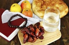 خوردن وعده «سحری» برای روزه‌داران لازم است
