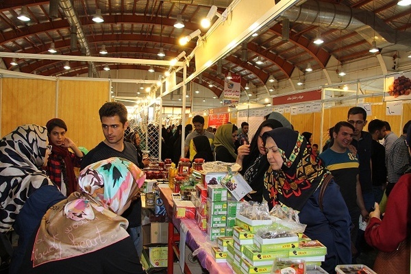 برپای نمایشگاه طرح ضیافت در قزوین