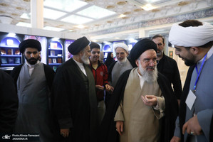 غرفه موسسه تنظیم و نشر آثار امام خمینی (ره) در سی و دومین نمایشگاه بین المللی قرآن کریم