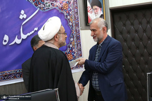 نشست صمیمانه اعضا هیات علمی پژوهشکده امام خمینی و انقلاب اسلامی با تولیت  معزز به مناسبت روز معلم