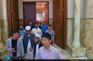 محفل انس با قرآن شرکت کنندگان در سی و چهارمین دوره مسابقات بین المللی قرآن در حرم مطهر امام خمینی(س) 