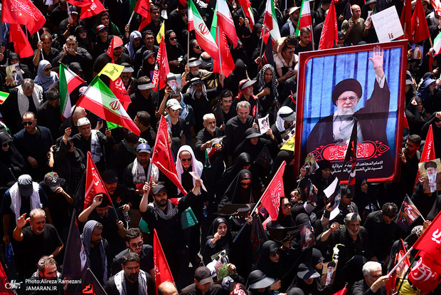 تحلیلگر شیلیایی: نامه‌های آیت‌الله خامنه‌ای به جوانان غرب، دعوت به استقلال فکری بود/ اندیشه مقاومت را در قالب دژهای فکری روشنی می‌بینم که در شخصیت‌هایی چون امام خمینی(ره) و آیت‌الله سید علی خامنه‌ای تجسم یافته‌اند