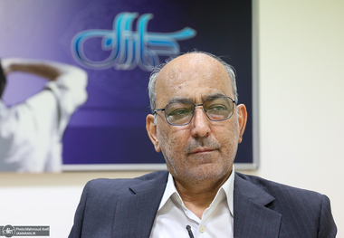 شکوری‌راد: عملکرد صداوسیما در جنگ هم متوهمانه بود/ مفسران آن اصلا کارشناس نیستند؛ به آن‌ها دیکته می‌شود چه بگویند/ نهاد ناظر بر صداوسیما چه می‌کند؟ دولت می‌تواند رسماً از صداوسیما به رهبری شکایت کند و موارد تخلف آن را فهرست‌وار ذکر کند
