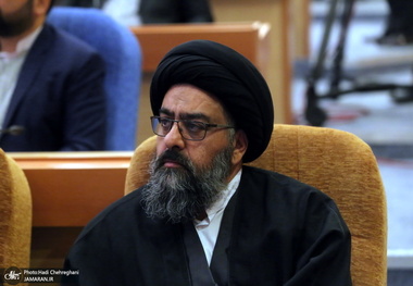 آیت‌الله مجتبی نورمفیدی: چاره‌ای جز وحدت نداریم/ بدون تردید گرفتار ضعف‌ها و مشکلاتی هستیم/ زخم‌های عمیق جامعه جز با همکاری، همدلی و استفاده از همه ظرفیت‌ها درمان نمی‌شوند/ اعتماد تنها با حرف شکل نمی‌گیرد، اعتماد باید عملًا جلب شود
