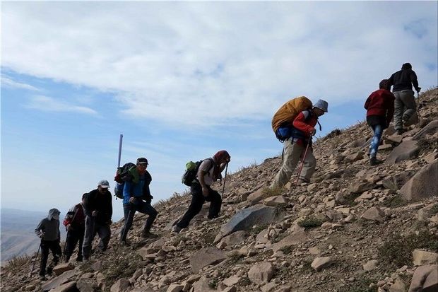 کوهنوردان لرستانی به ۳۱ قله کشور صعود می‎کنند