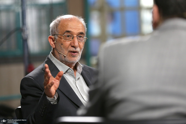 سردار علایی: موتورسواری خانم‌ها چه اشکالی دارد؟ به آن‌ها گواهینامه بدهید، چه اتفاقی می‌افتد؟ حکومت و دولت نباید مردم را آزار بدهند/ سیاست‌هایی که باعث نارضایتی مردم می‌شود باید کنار گذاشته شود