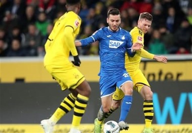 بوروسیا دورتموند با شکستی دیرهنگام از کورس قهرمانی جا ماند
