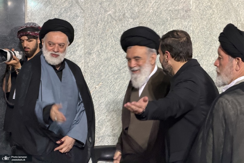 حضور آیت الله سید حسن خمینی در مراسم بزرگداشت رهبر شهید انقلاب در حرم مطهر رضوی