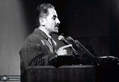 رجایی چگونه رجایی را معرفی کرده است؟