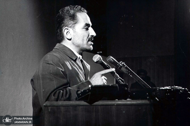 رجایی چگونه رجایی را معرفی کرده است؟