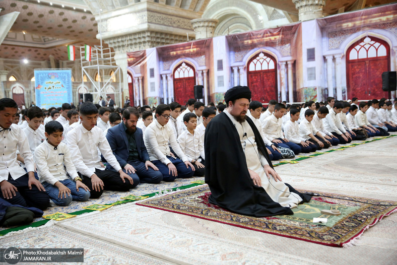 جشن عبادت دانش آموزان منطقه 19 شهر تهران در حرم امام خمینی(س)