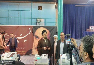 حضور سید حسن خمینی در دور دوم انتخابات مجلس دوازدهم/ یادگار امام رای خود را ثبت کرد